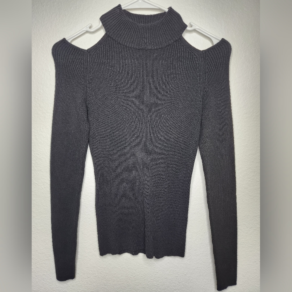 Black Long Sleeve W. Shoulder Cut Outs Turtle Neck Size Small Carmen Marc Valvo
